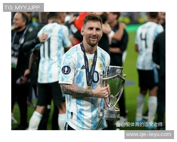 15岁卡布拉尔荣获梅西杯冠军最佳射手与MVP合照引发热议